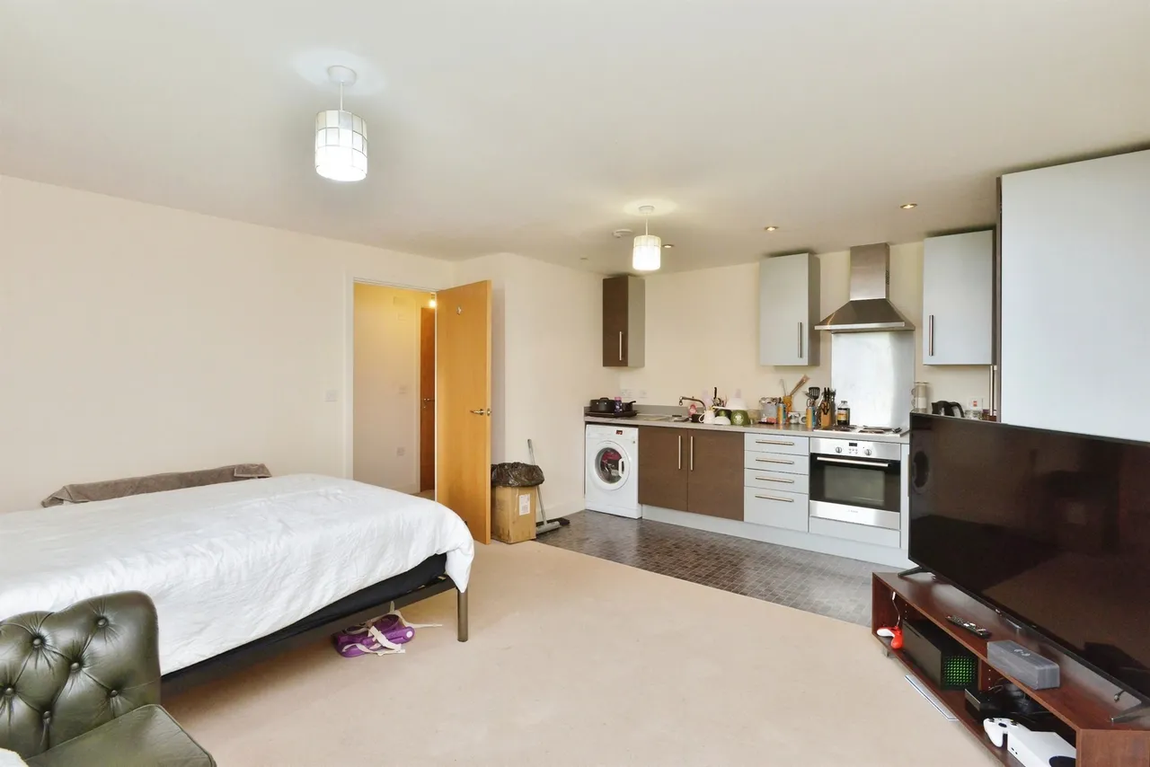 South Row, Milton Keynes, MK9, photo 16