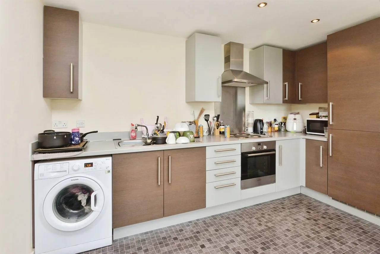South Row, Milton Keynes, MK9, photo 6