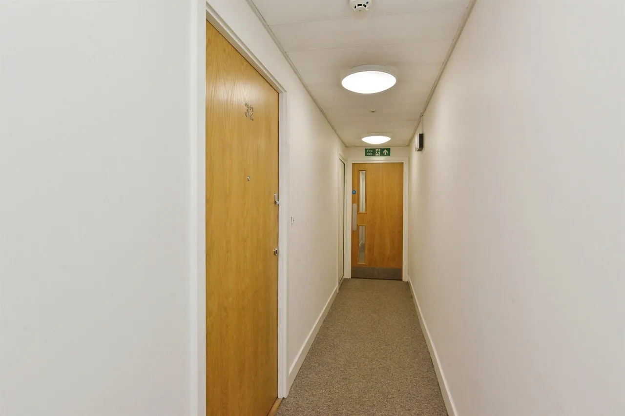 1 bed flat for sale, South Row, Milton Keynes, MK9