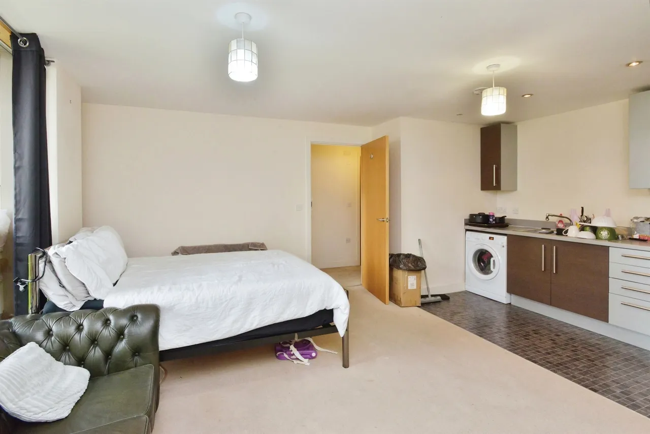 South Row, Milton Keynes, MK9, photo 5