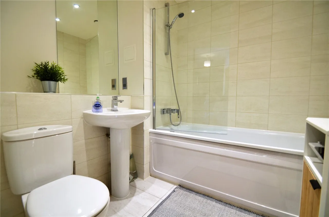Blackwall Lane, Greenwich, London, SE10, photo 4