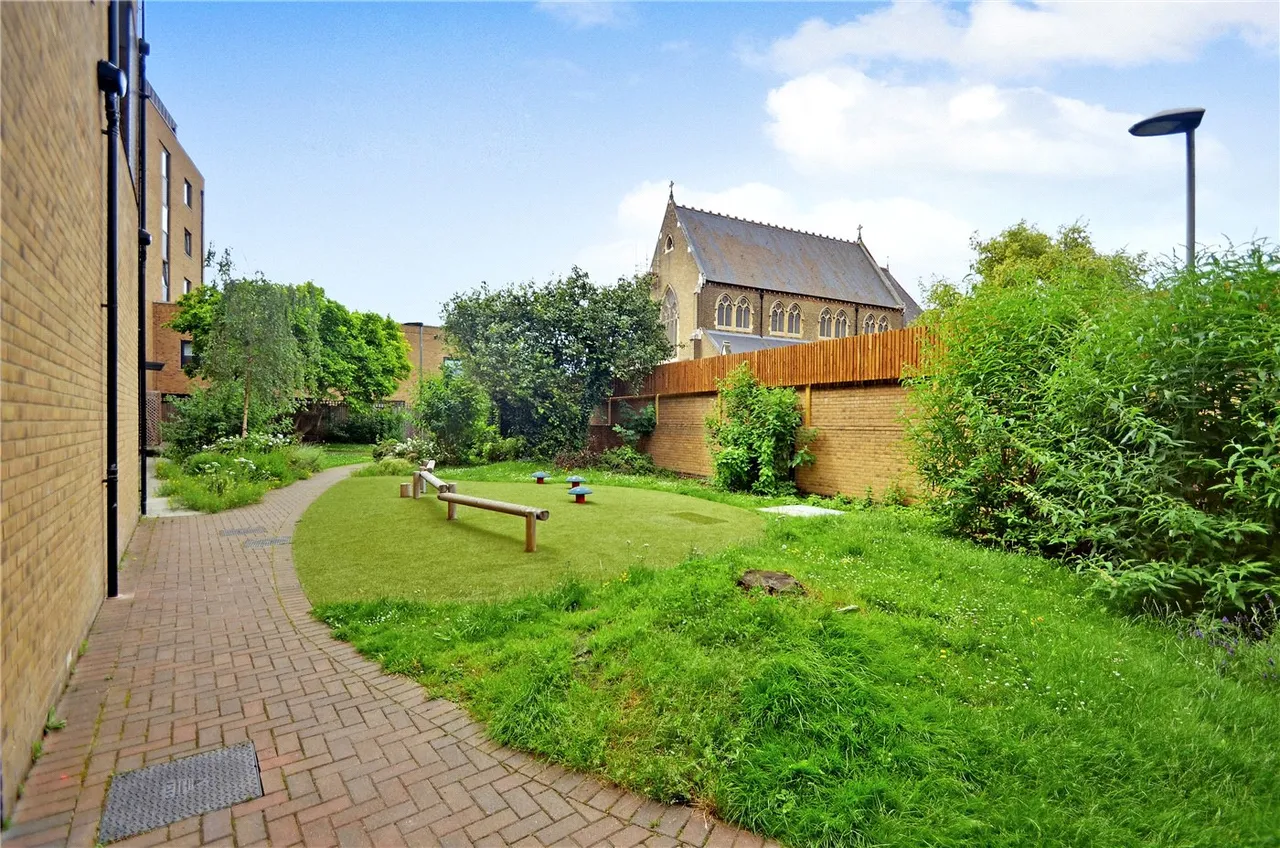 2 bed flat for sale — Blackwall Lane, Greenwich, London, SE10