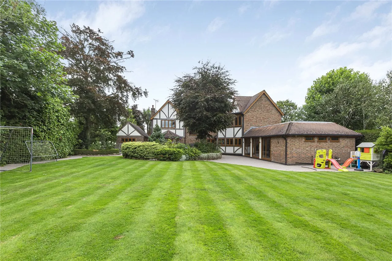 Hanyards Lane, Cuffley, Hertfordshire, EN6 4AS, photo 18