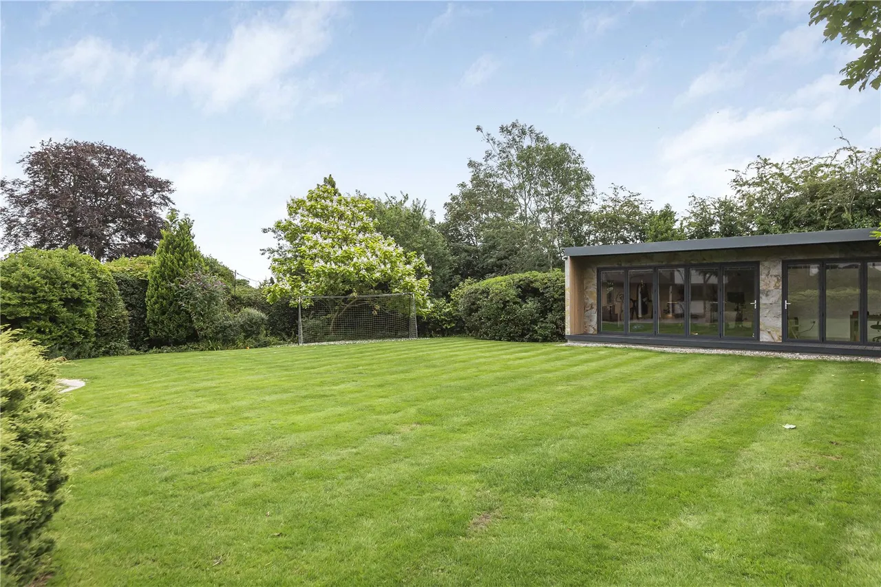 Hanyards Lane, Cuffley, Hertfordshire, EN6 4AS, photo 17