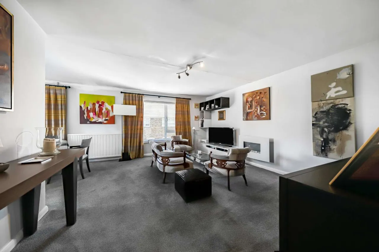 Bell Lane, Twickenham, United Kingdom, TW1 3NU, photo 5