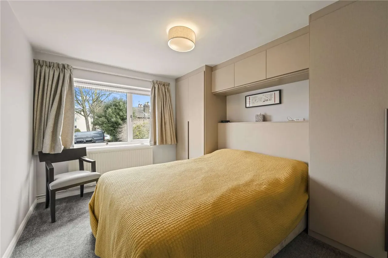 Bell Lane, Twickenham, United Kingdom, TW1 3NU, photo 6