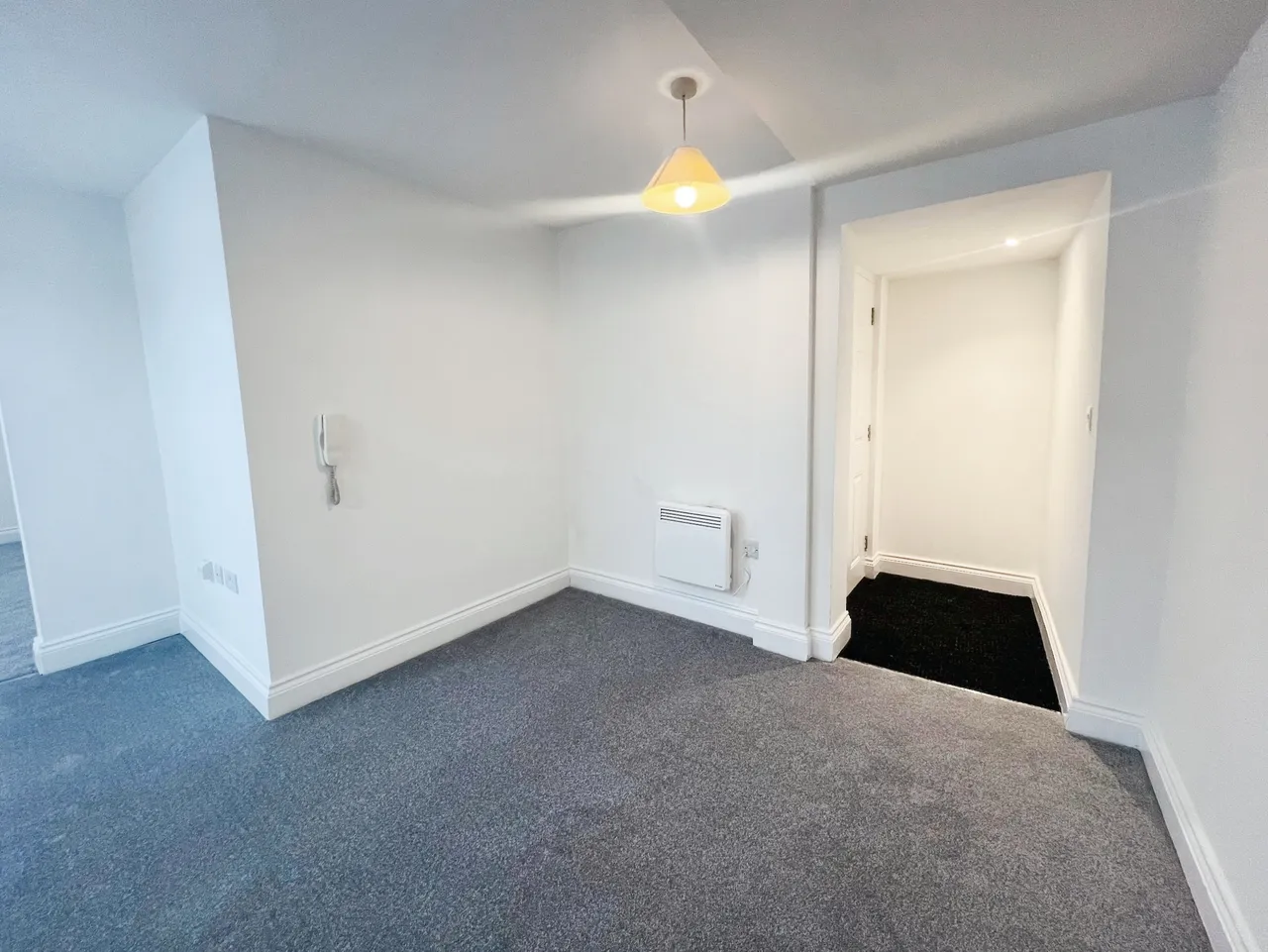 Flat B, 1-3 The Broadway, Newbury, Newbury, RG14 1AS, photo 6