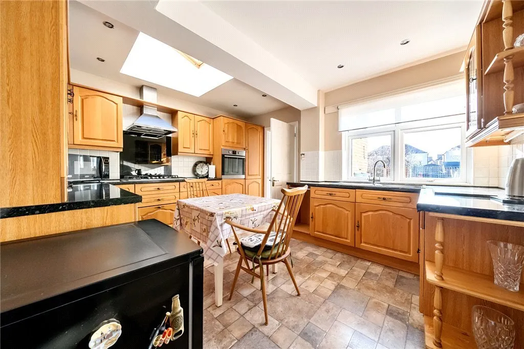 Farnham Road, DA16, photo 3