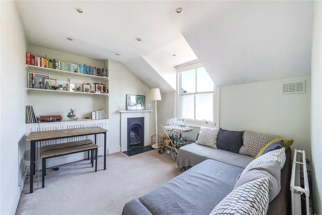 2 bed flat to rent — Foulser Road, London, SW17