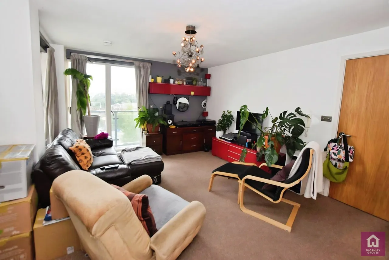 Hornbeam Way, Green Quarter, M4, photo 2
