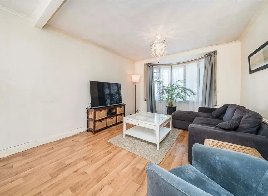 Tolworth Rise South, Surbiton, KT5, photo 2