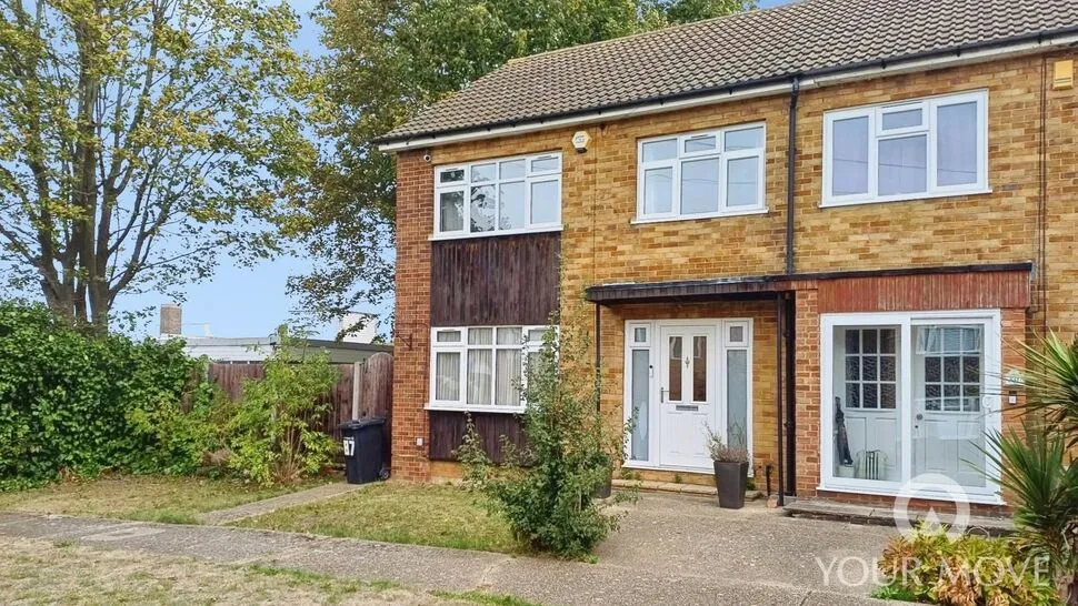3 bed house for sale — Cerne Road, Gravesend, Kent, DA12