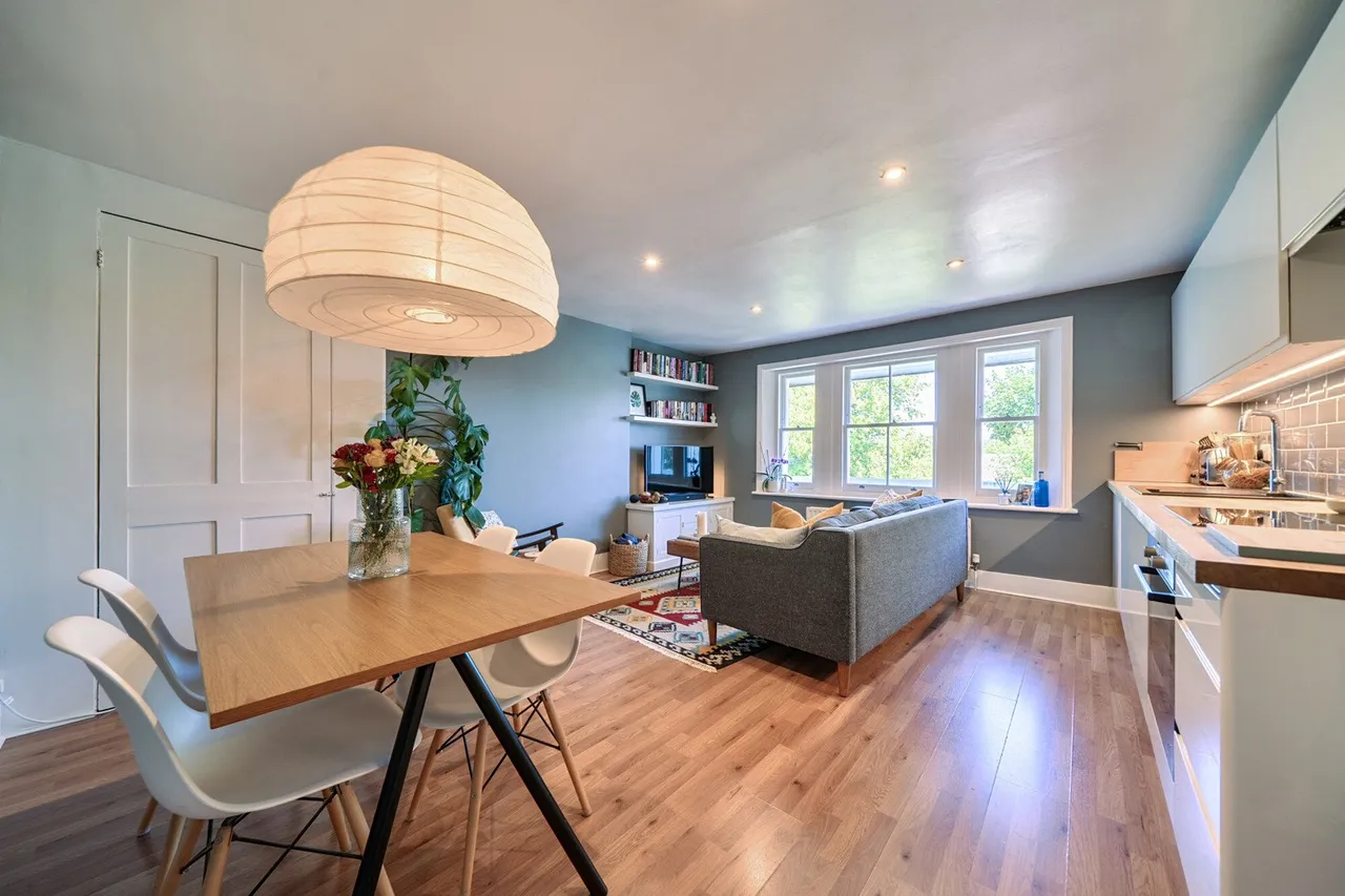 2 bed flat for sale — Burnt Ash Road, SE12