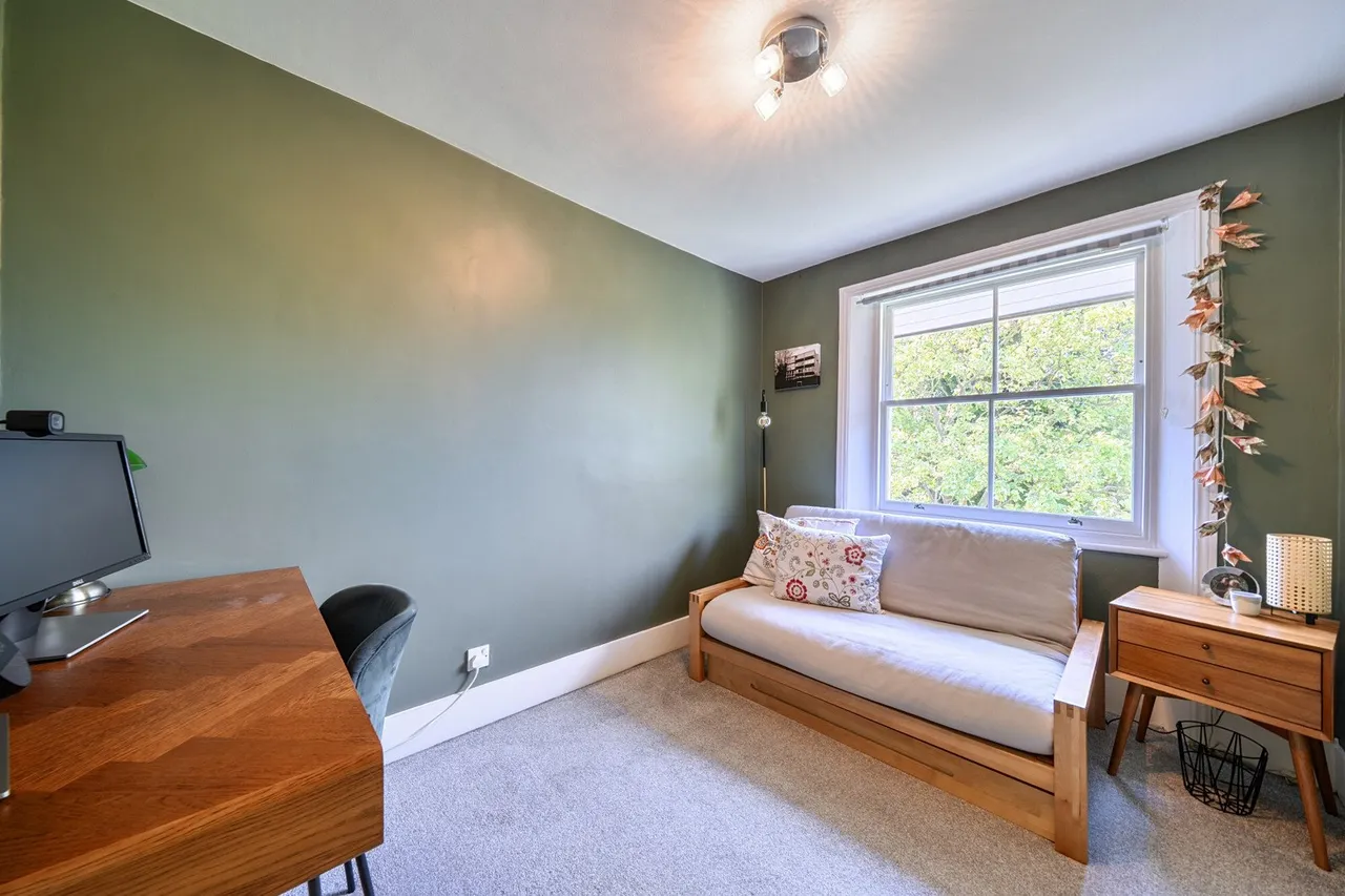 Burnt Ash Road, SE12, photo 6