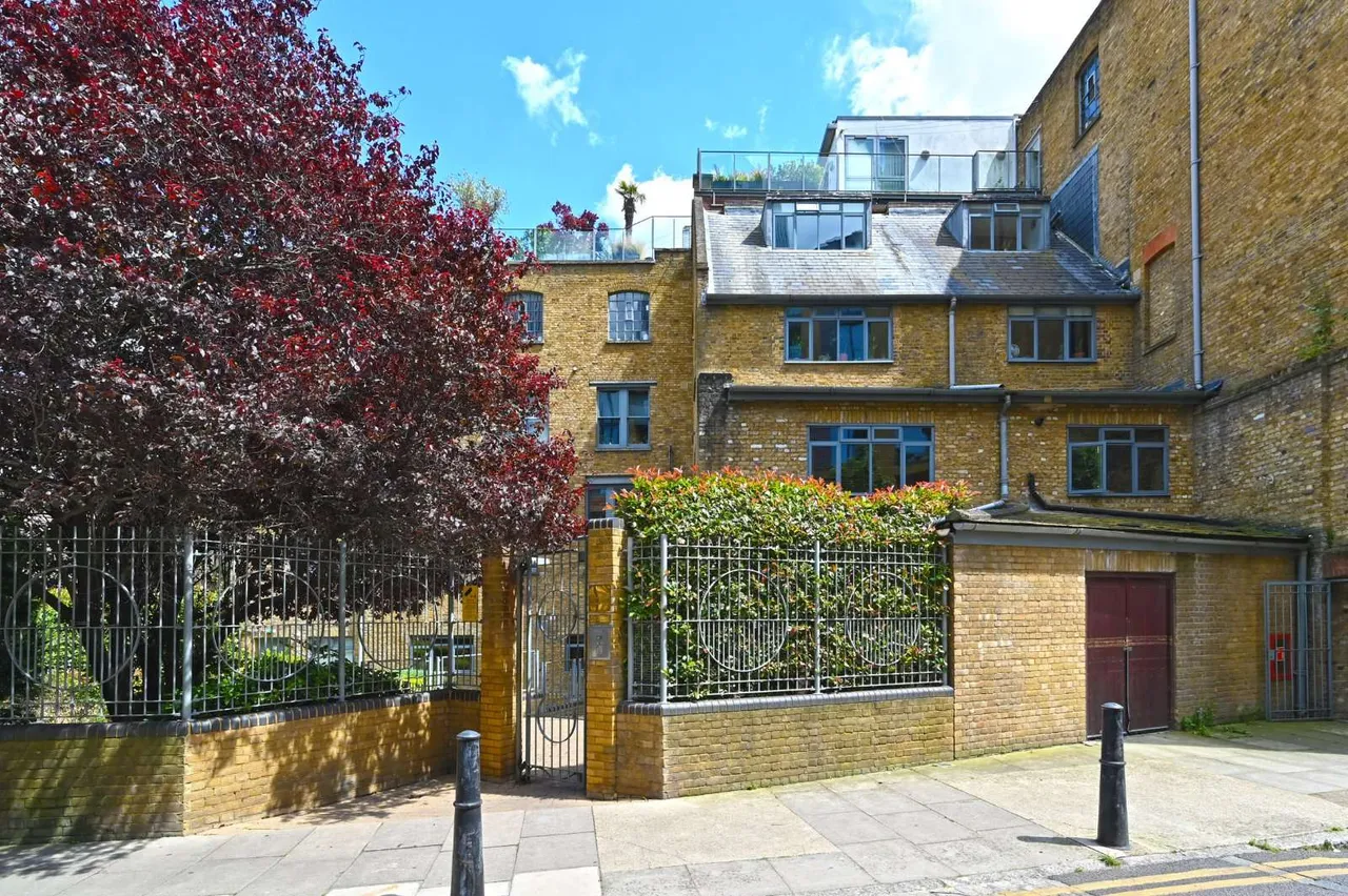 Gowers Walk, London, E1, photo 11