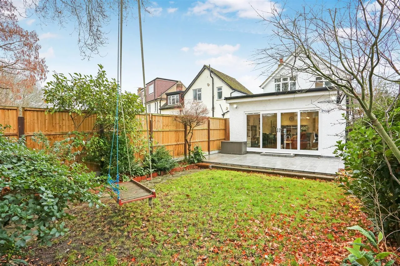 Hamilton Avenue, Cheam, SM3, photo 12