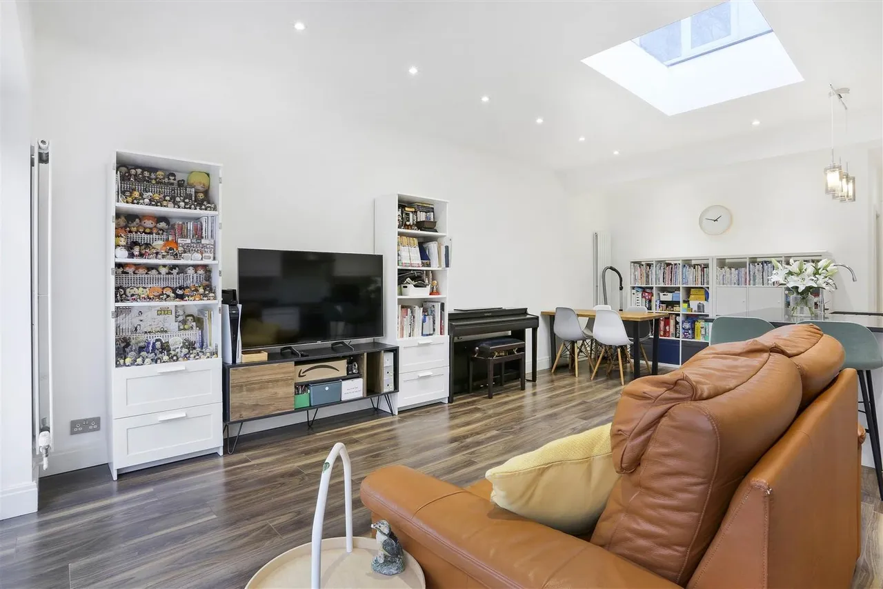 Hamilton Avenue, Cheam, SM3, photo 9