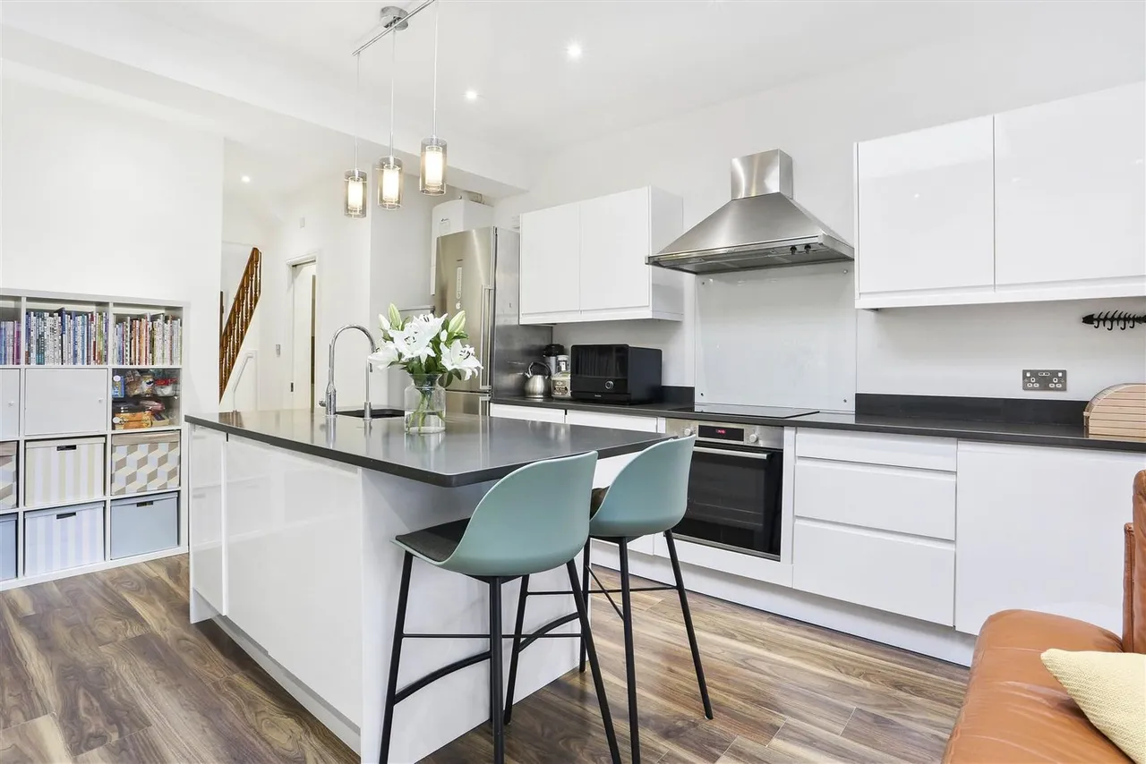 Hamilton Avenue, Cheam, SM3, photo 5