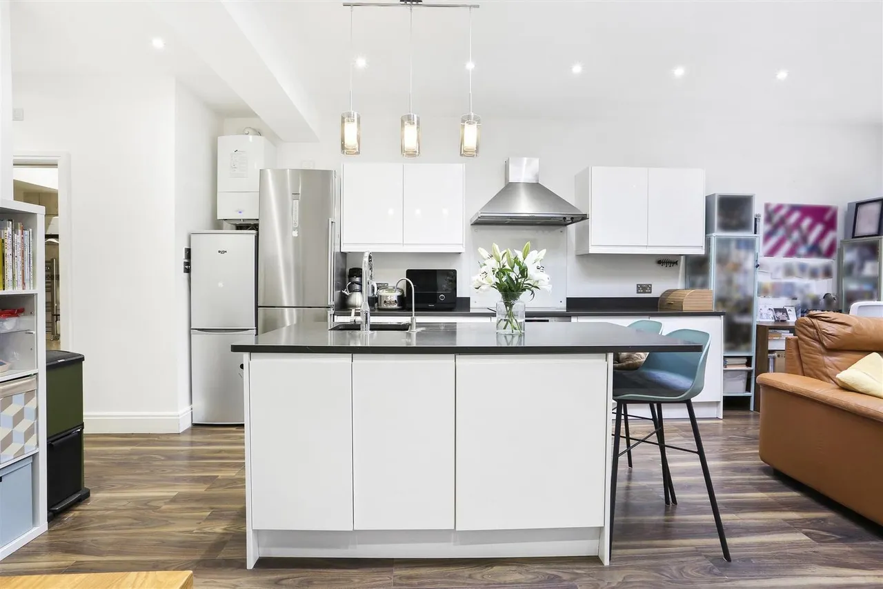Hamilton Avenue, Cheam, SM3, photo 6