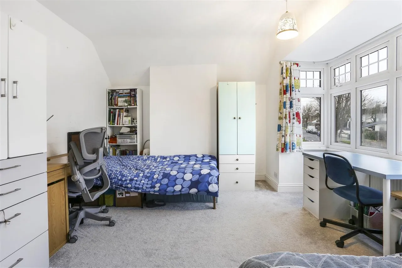 Hamilton Avenue, Cheam, SM3, photo 18