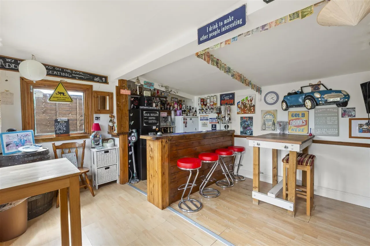 Thornton Close, West Drayton, photo 8