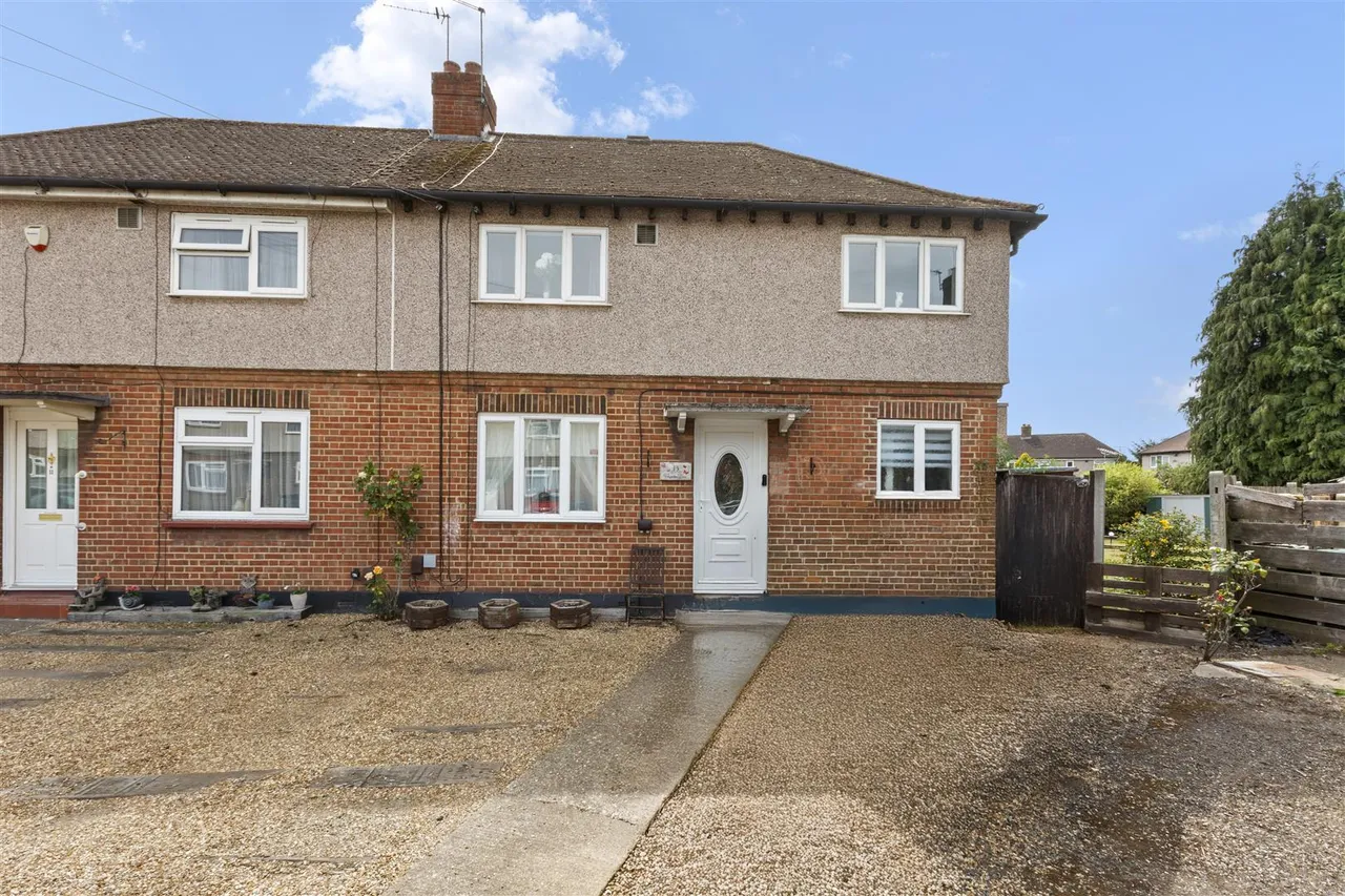 Thornton Close, West Drayton, photo 2