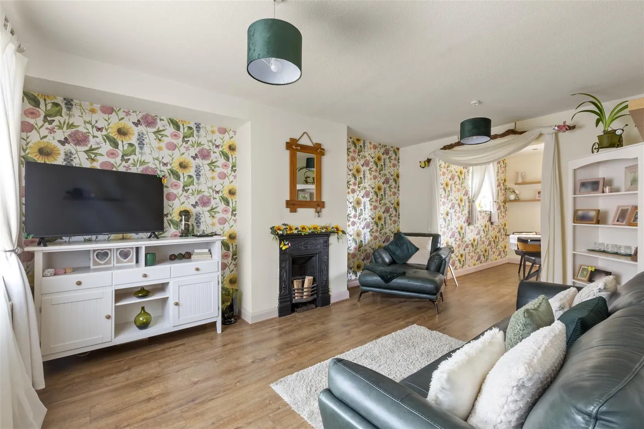 Thornton Close, West Drayton, photo 3