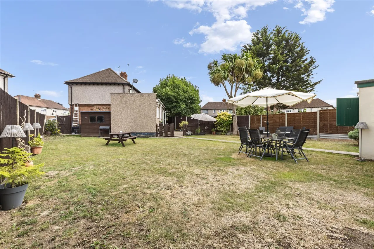 Thornton Close, West Drayton, photo 6