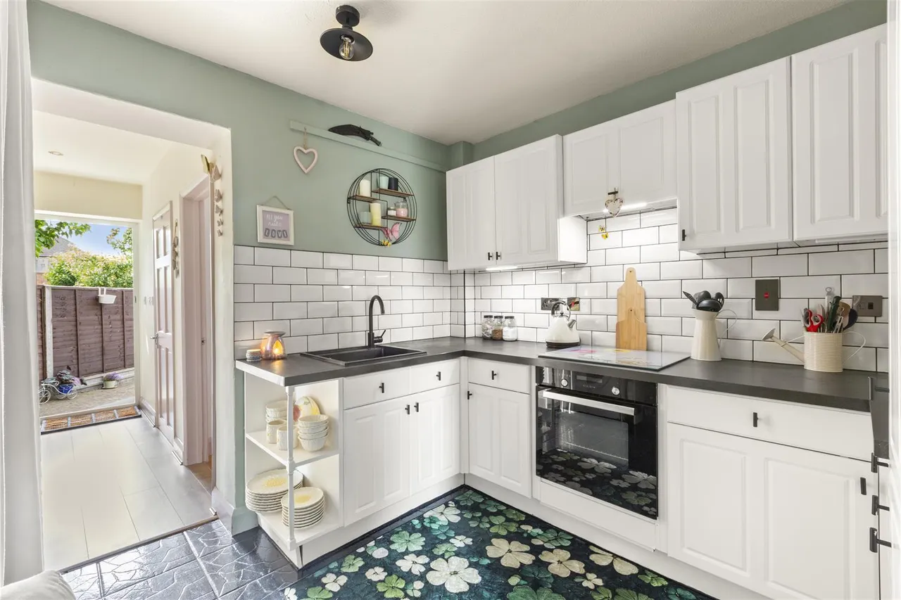 Thornton Close, West Drayton, photo 12