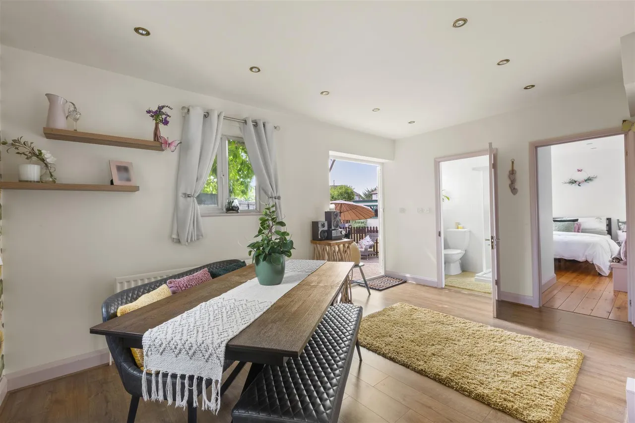 Thornton Close, West Drayton, photo 5