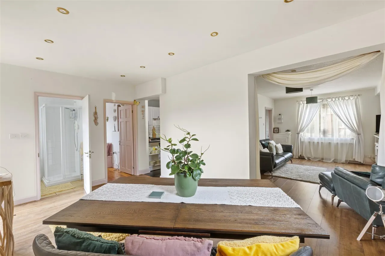 Thornton Close, West Drayton, photo 13