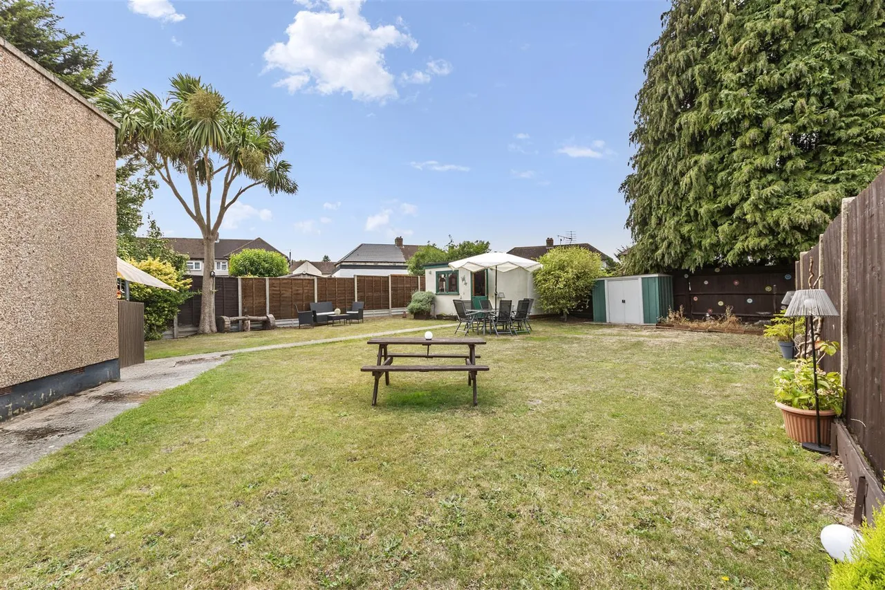 Thornton Close, West Drayton, photo 10