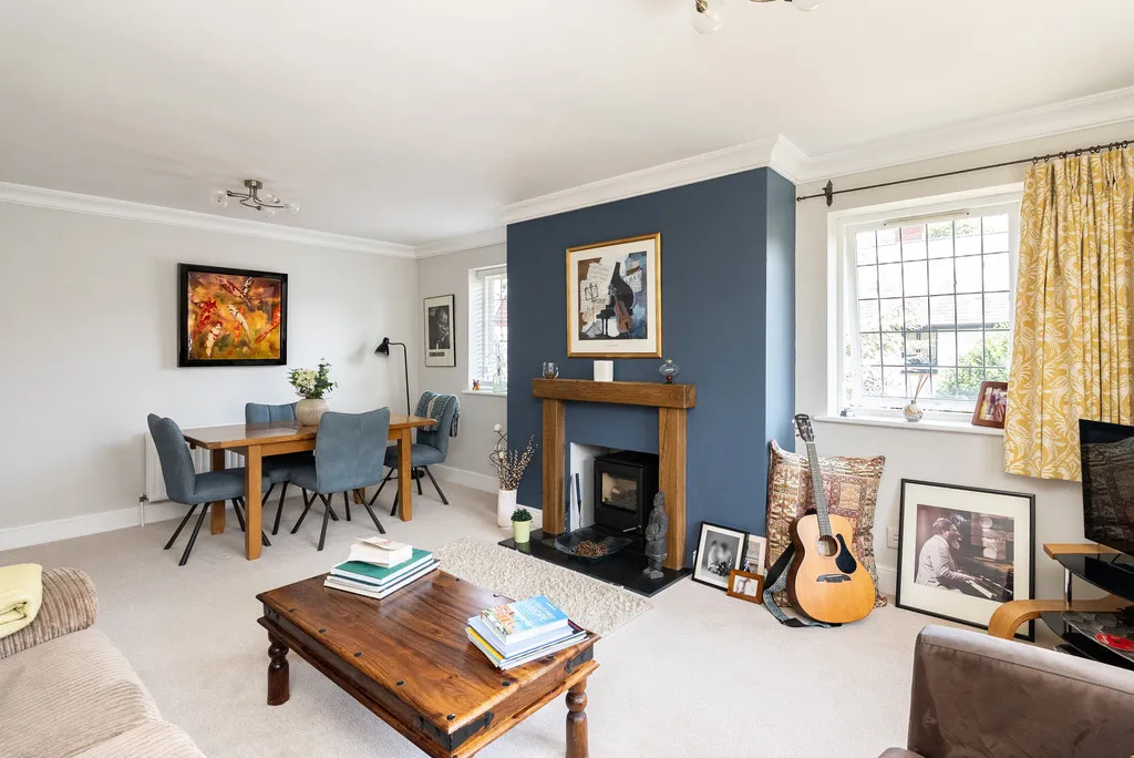 2 bed flat for sale, Middle Green, Brockham, RH3