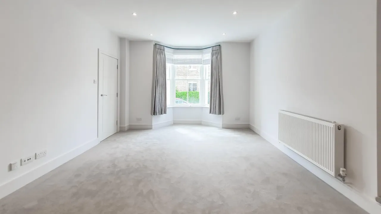 Raynham House 65a Ware Road, Hertford, Hertfordshire SG13 7ED, photo 2