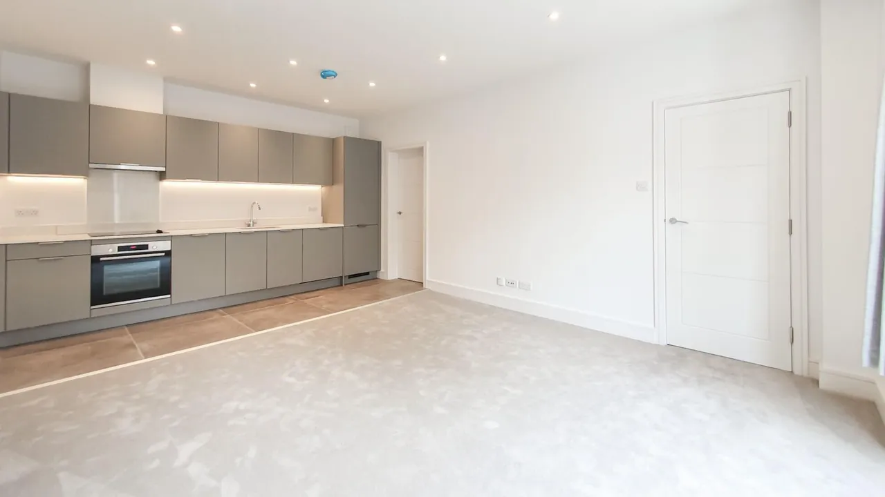 Raynham House 65a Ware Road, Hertford, Hertfordshire SG13 7ED, photo 5