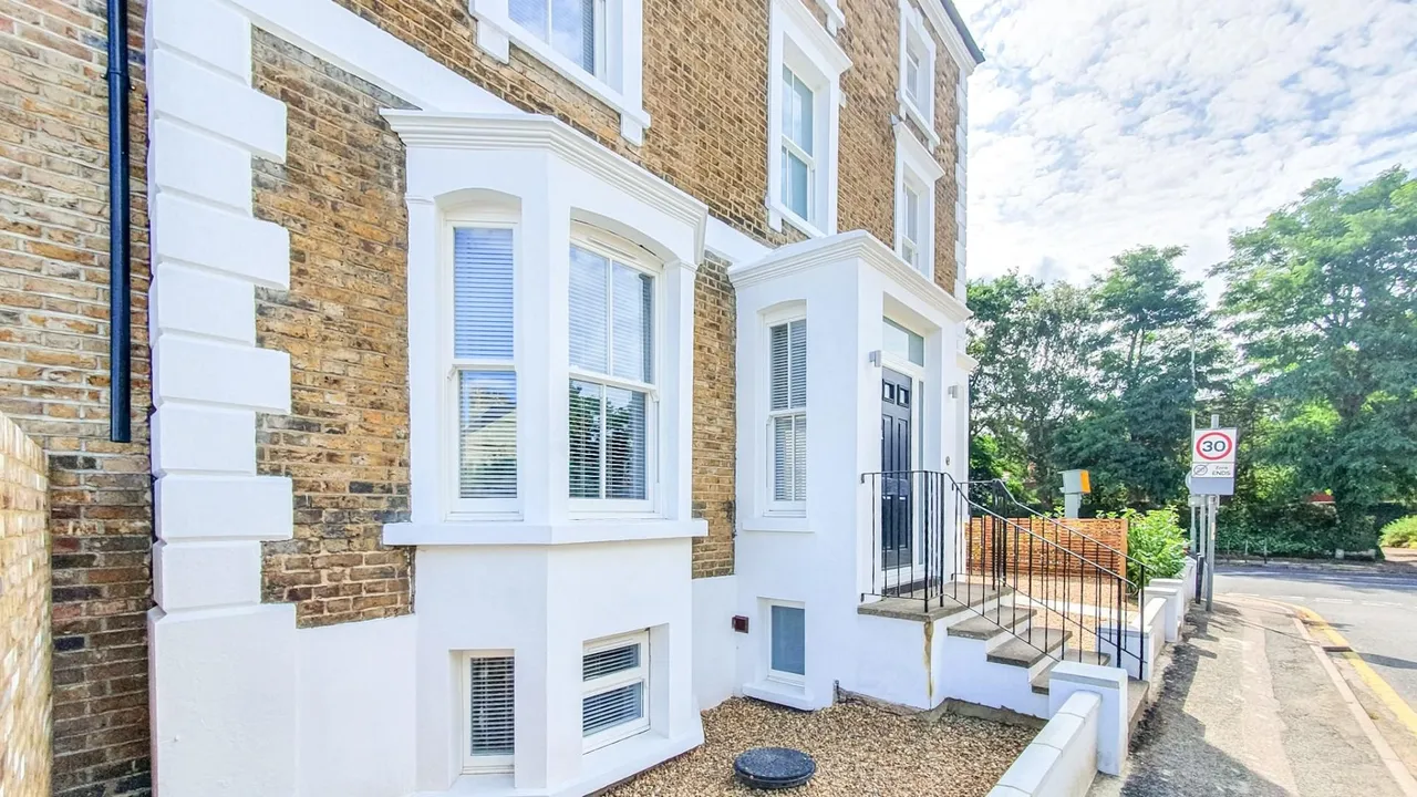 Raynham House 65a Ware Road, Hertford, Hertfordshire SG13 7ED, photo 14