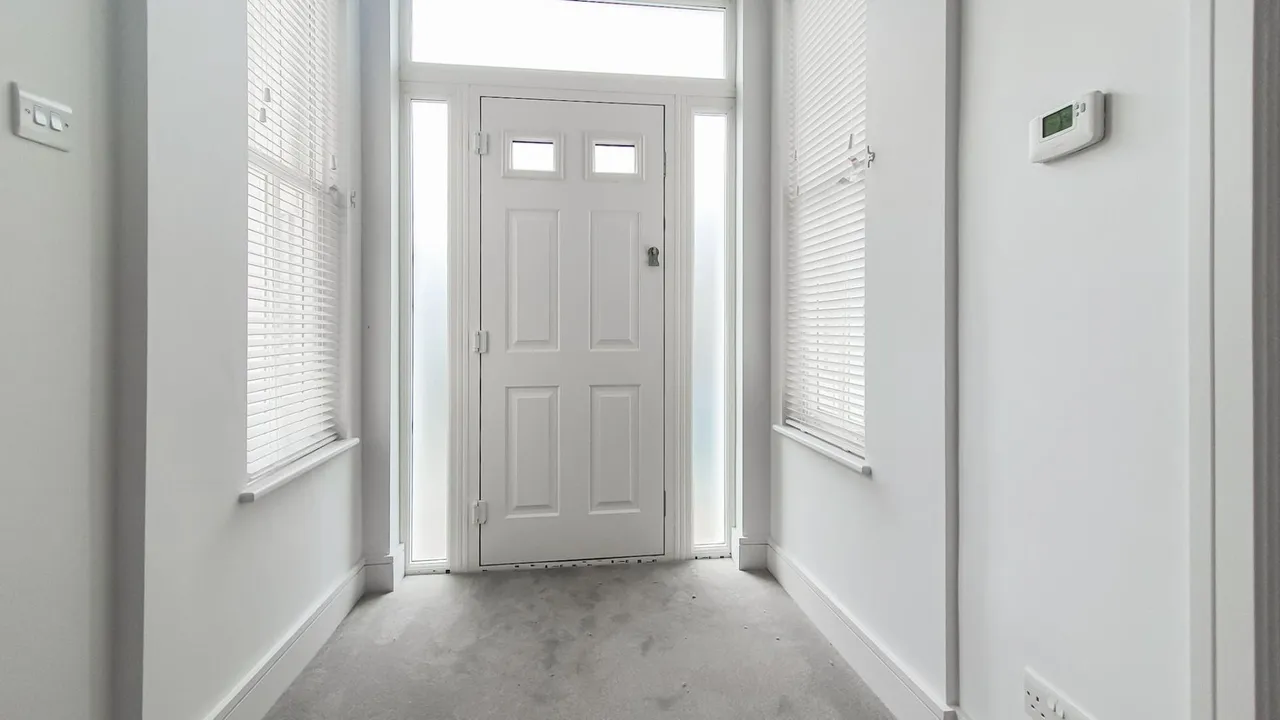 Raynham House 65a Ware Road, Hertford, Hertfordshire SG13 7ED, photo 9