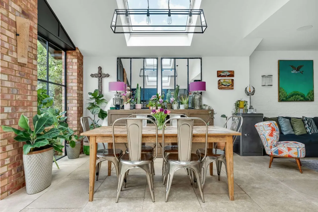 Pemberton Road, East Molesey, Surrey, KT8 9LH, photo 5