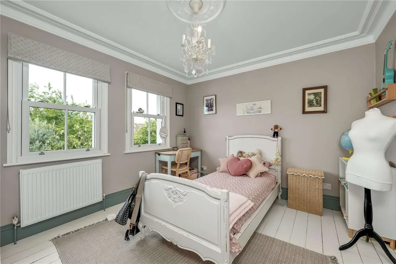 Pemberton Road, East Molesey, Surrey, KT8 9LH, photo 11