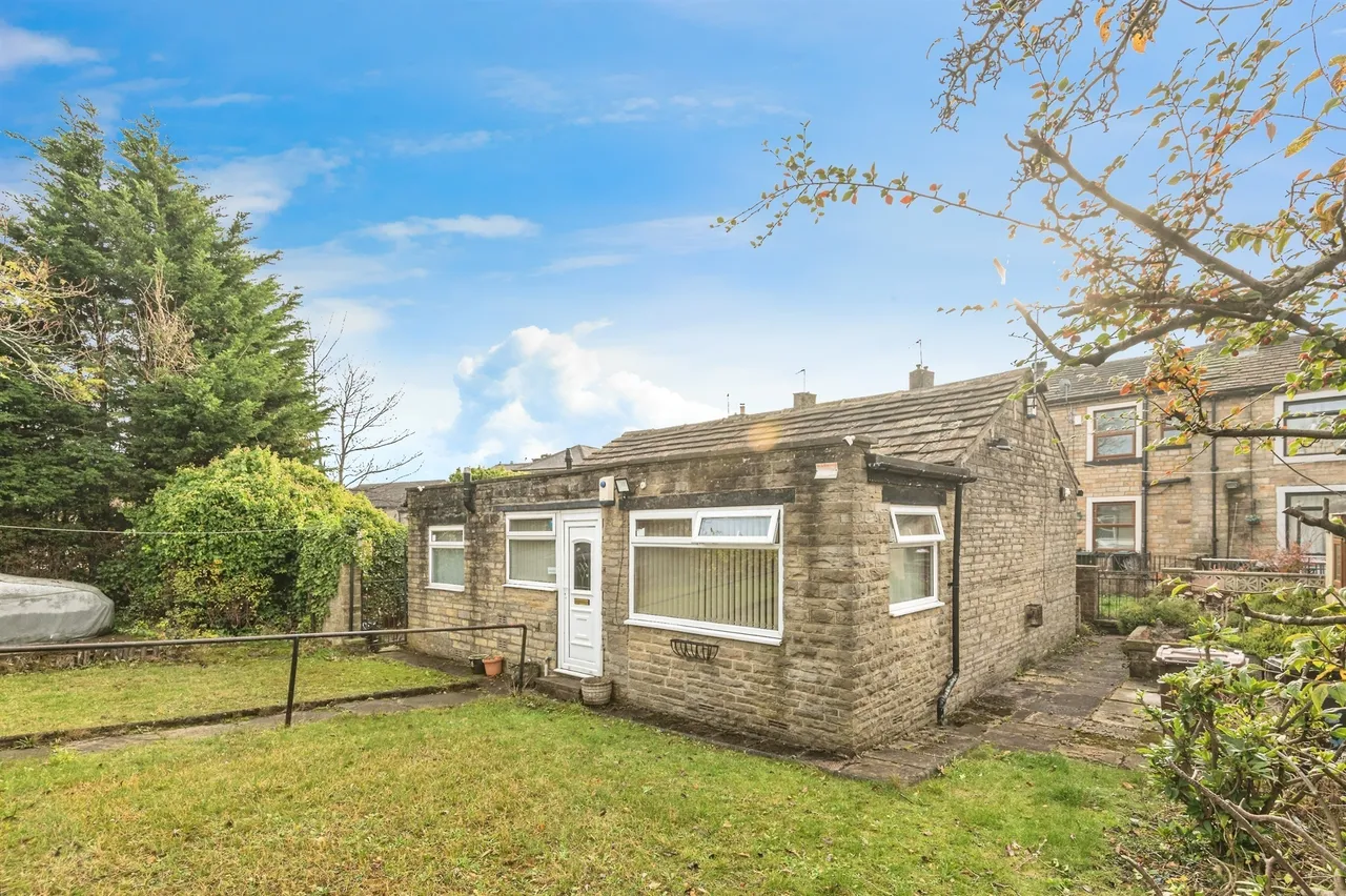Wooller Road, Low Moor, Bradford, photo 2