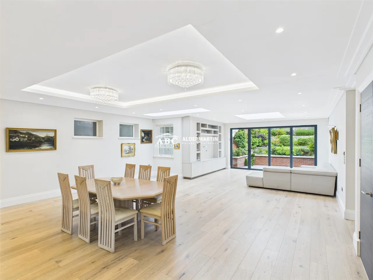 2 bed flat for sale — Tenterden Grove, London