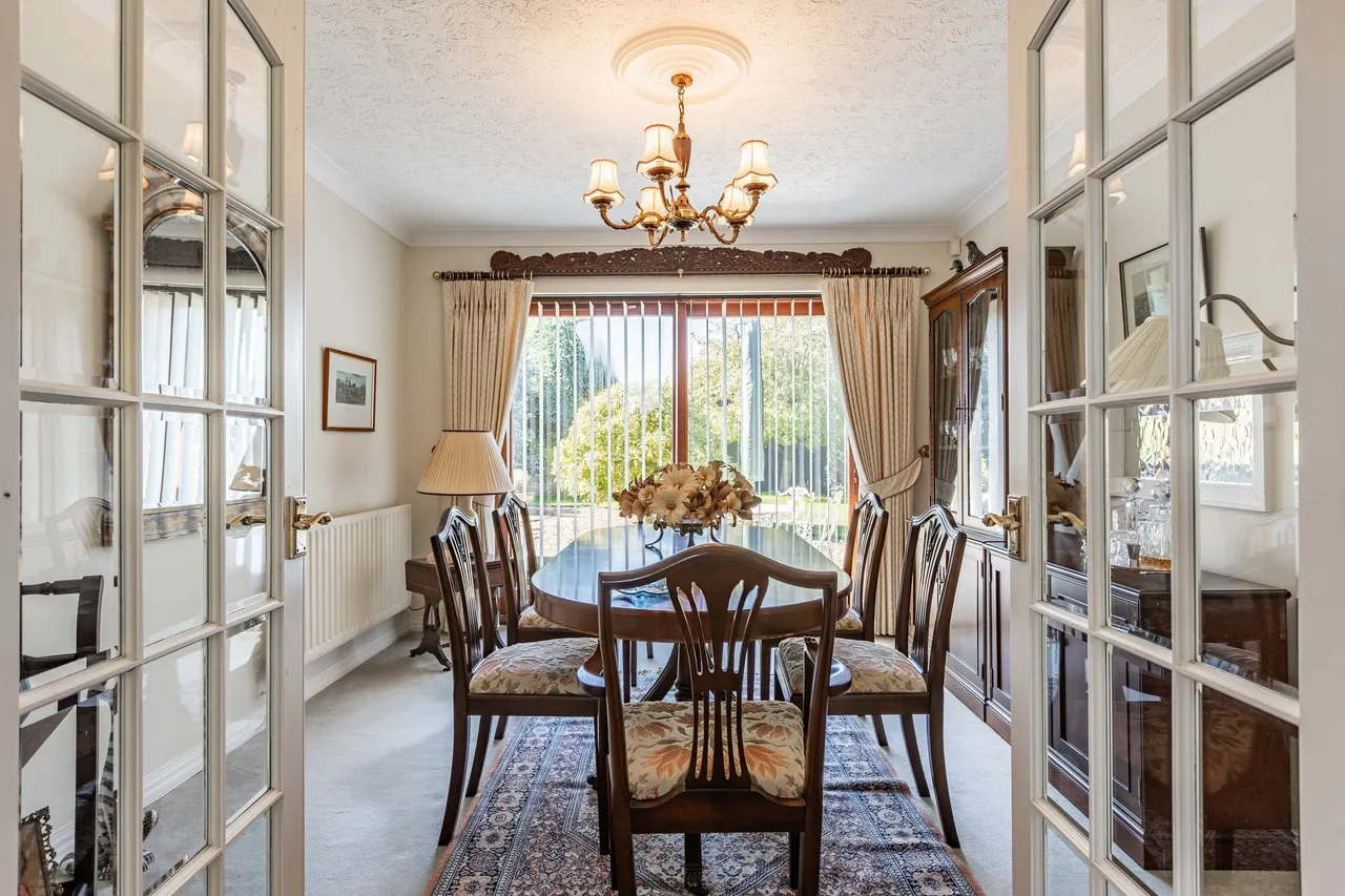 Three Bedroom Detached Bungalow with, photo 7
