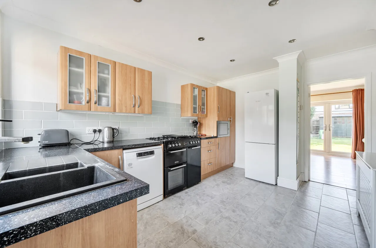 Jerrymoor Hill, Finchampstead, Wokingham, Berkshire, RG40 4UG, photo 3