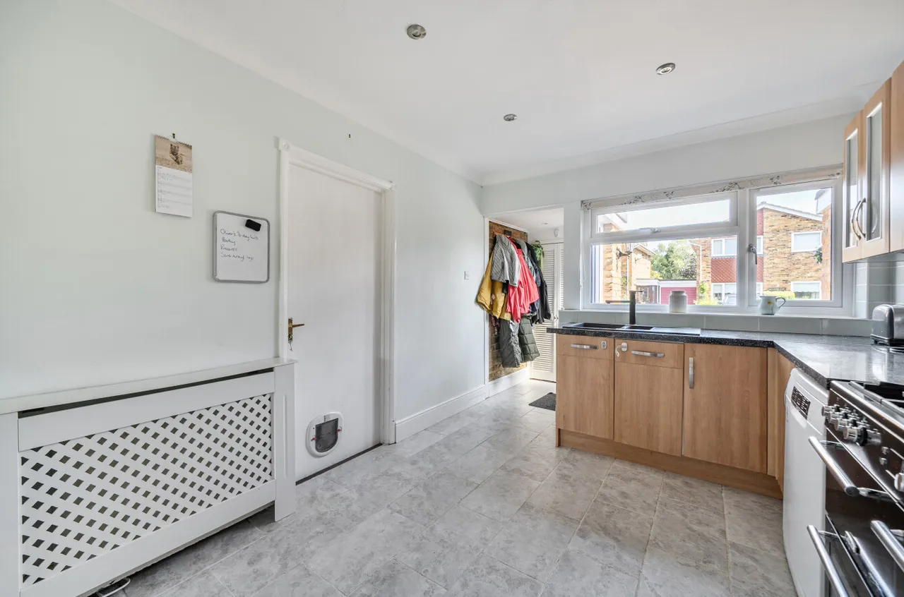 Jerrymoor Hill, Finchampstead, Wokingham, Berkshire, RG40 4UG, photo 9