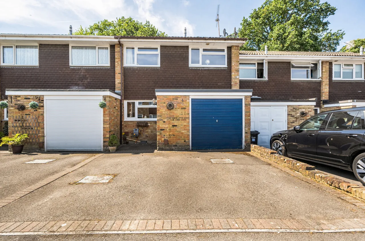 3 bed house for sale — Jerrymoor Hill, Finchampstead, Wokingham, Berkshire, RG40 4UG