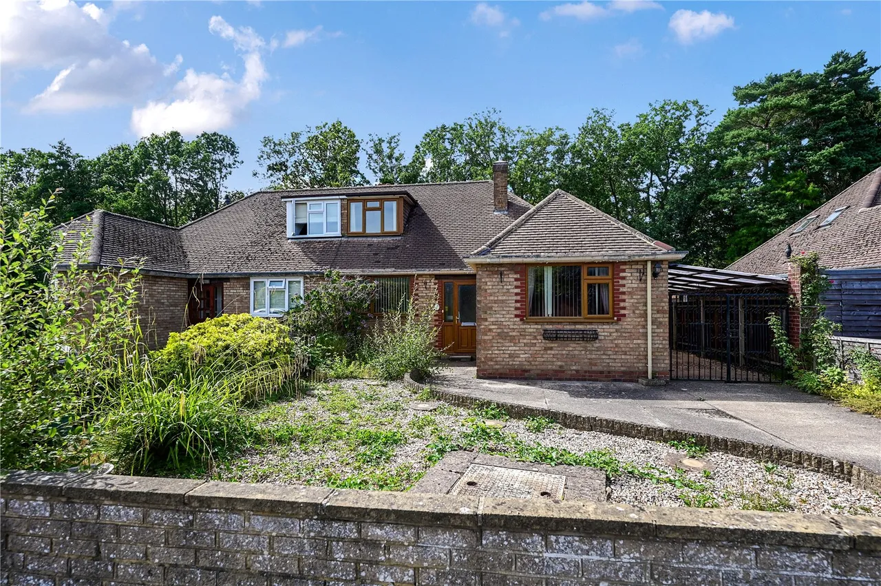 2 bed house for sale — Wentworth Crescent, Ash Vale, Guildford, Surrey, GU12 5LQ