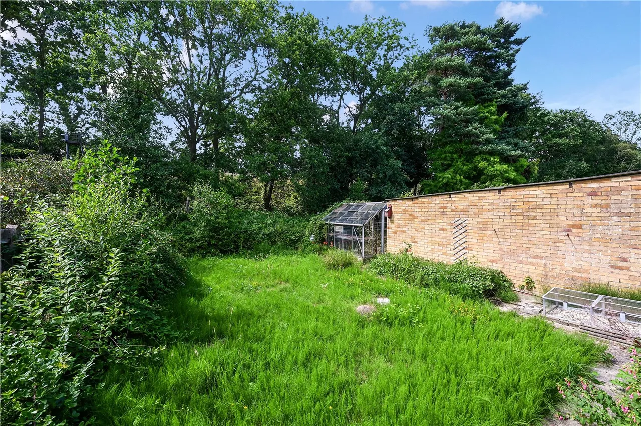 Wentworth Crescent, Ash Vale, Guildford, Surrey, GU12 5LQ, photo 9