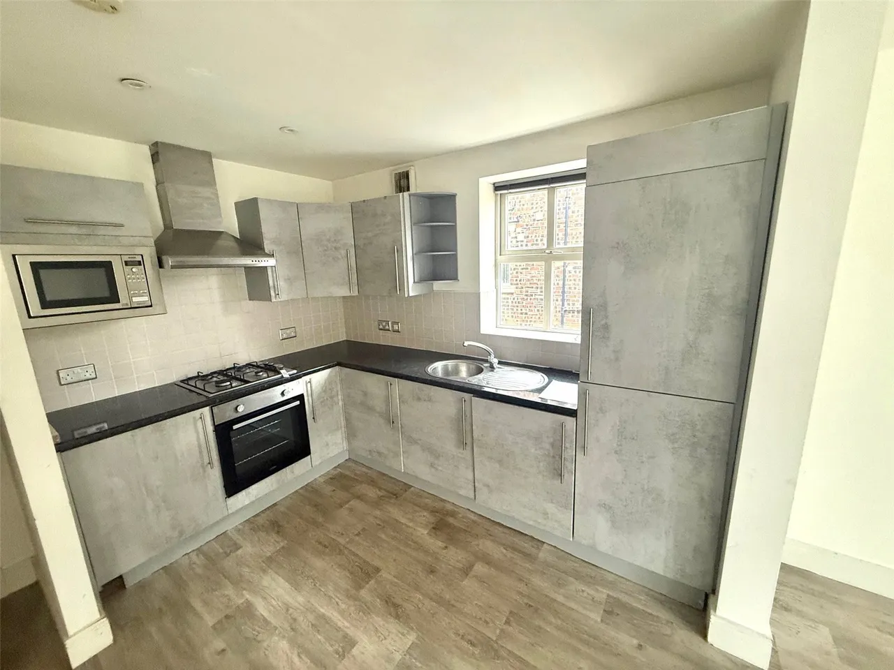 Bramhall Road, Liverpool, L22, photo 4