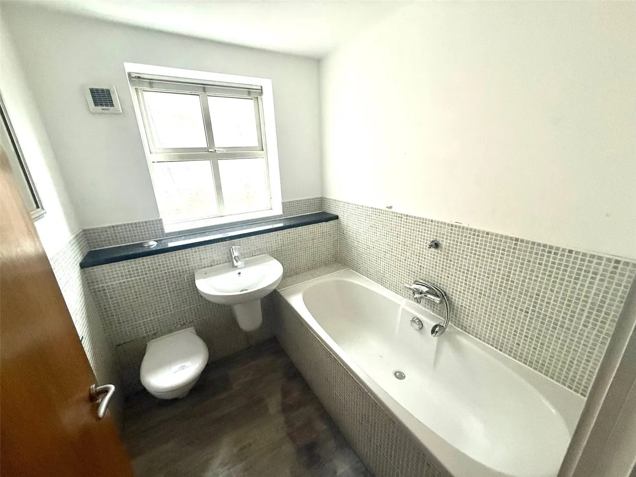Bramhall Road, Liverpool, L22, photo 7