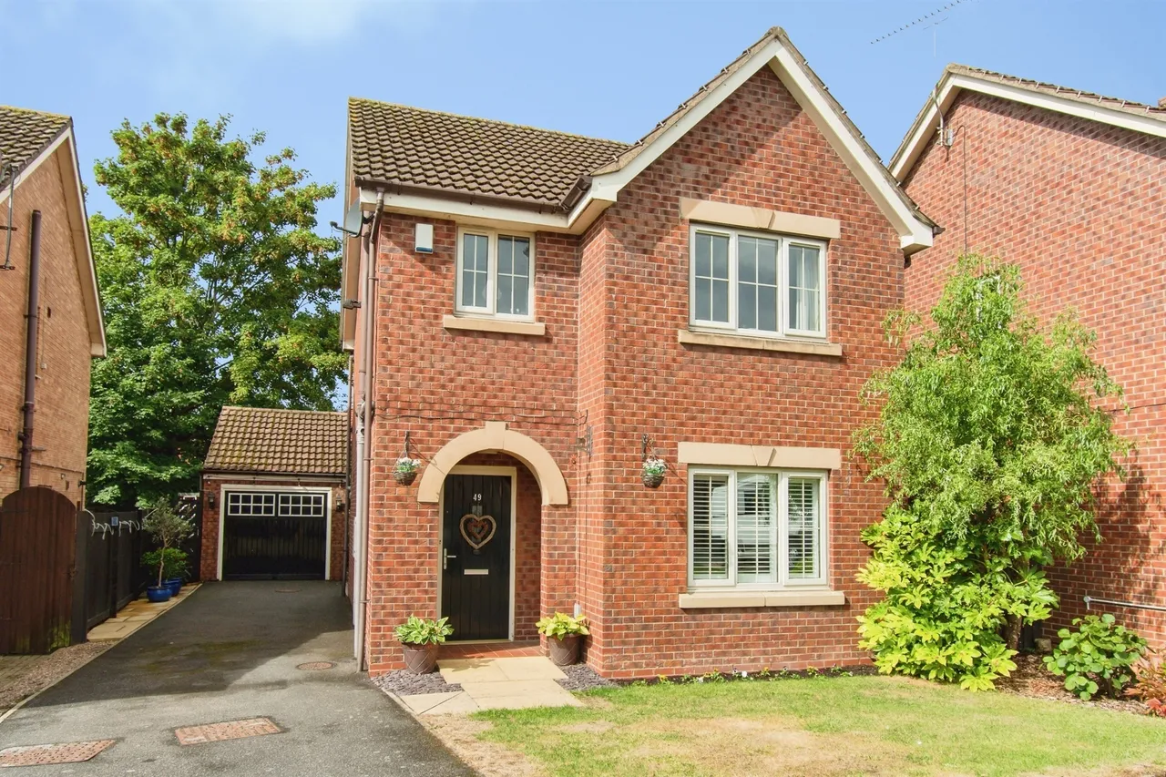 3 bed house for sale — Carr Beck Drive, CASTLEFORD